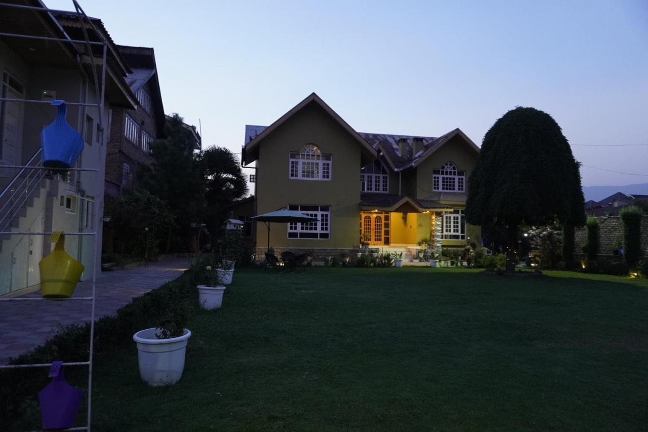 Farsal Villa Srīnagar Exterior foto
